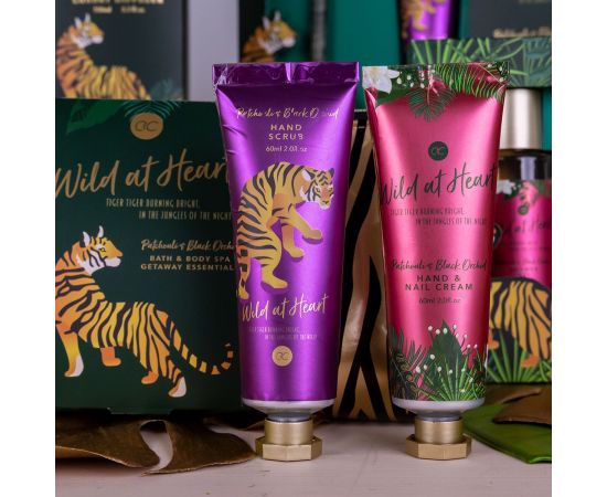 Подарък за жена, крем за ръце, скраб, Hand care set WILD AT HEART in cosmetic bag, 60ml hand & nail cream, 60ml hand скраб, fragrance: Patchouli & Black Orchid, col. green/gold/black, подаръци за коледа,2,LilaCare Bulgaria